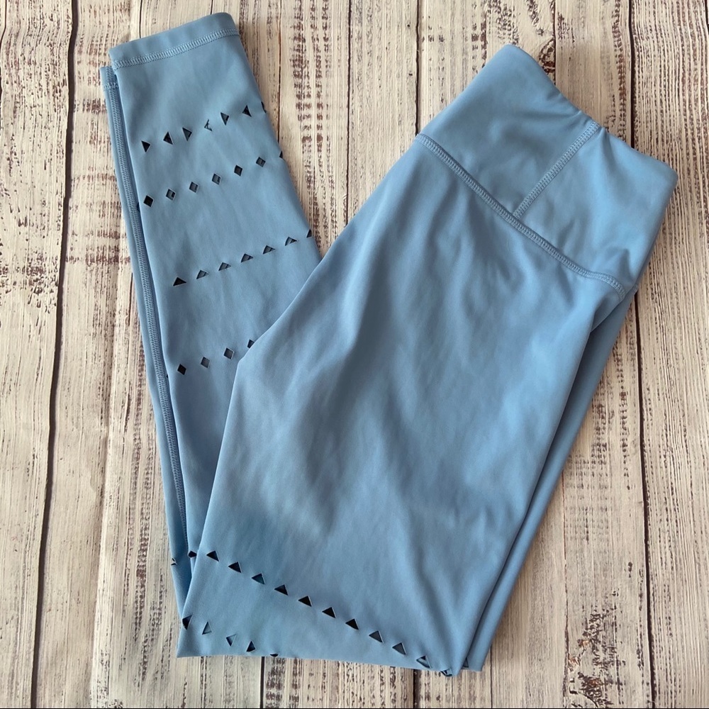 Cut the Frills Laser Diamond Cutouts Leggings.  Size Small.